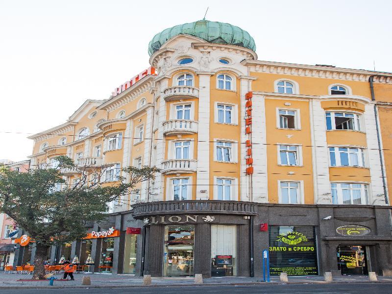 Lion Hotel