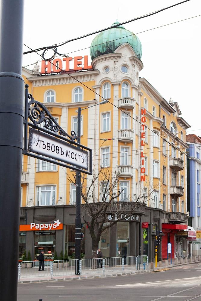Lion Otel